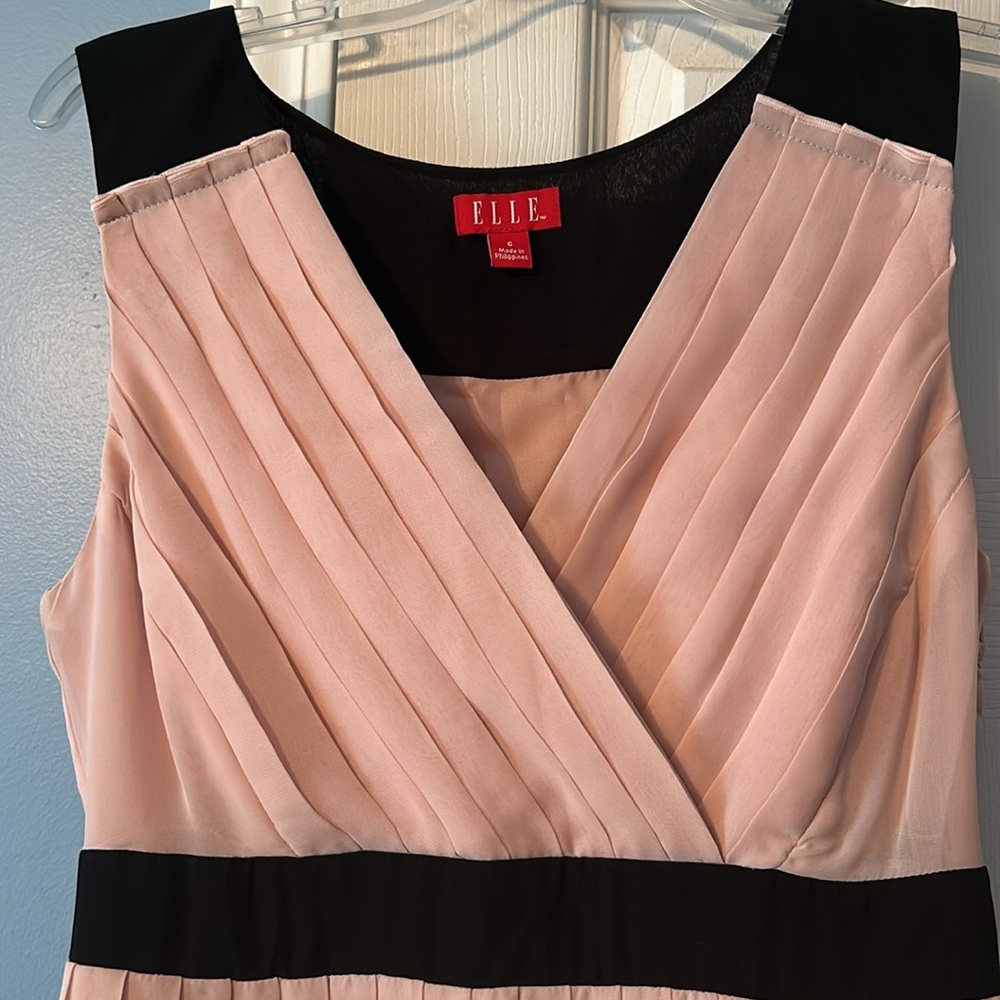 Elle Spring Dress - Picture 3 of 9